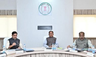 मुख्यमंत्री श्री विष्णु देव साय ने की नगरीय निकायों की समीक्षा: बिलासपुर के विकास कार्यों को समय पर पूरा करने के कड़े निर्देश