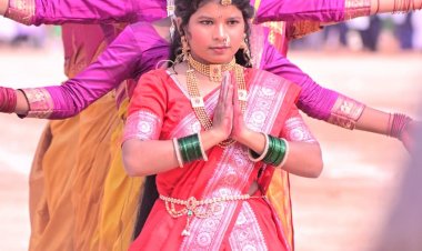 जशपुर में 77वें गणतंत्र दिवस की धूम: स्वास्थ्य मंत्री श्याम बिहारी जायसवाल ने फहराया तिरंगा, शहीदों के परिजनों का किया सम्मान