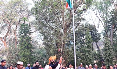 जशपुर: 'संविधान की भावना को व्यवहार में उतारना ही सच्ची राष्ट्रसेवा' – कलेक्टर रोहित व्यास