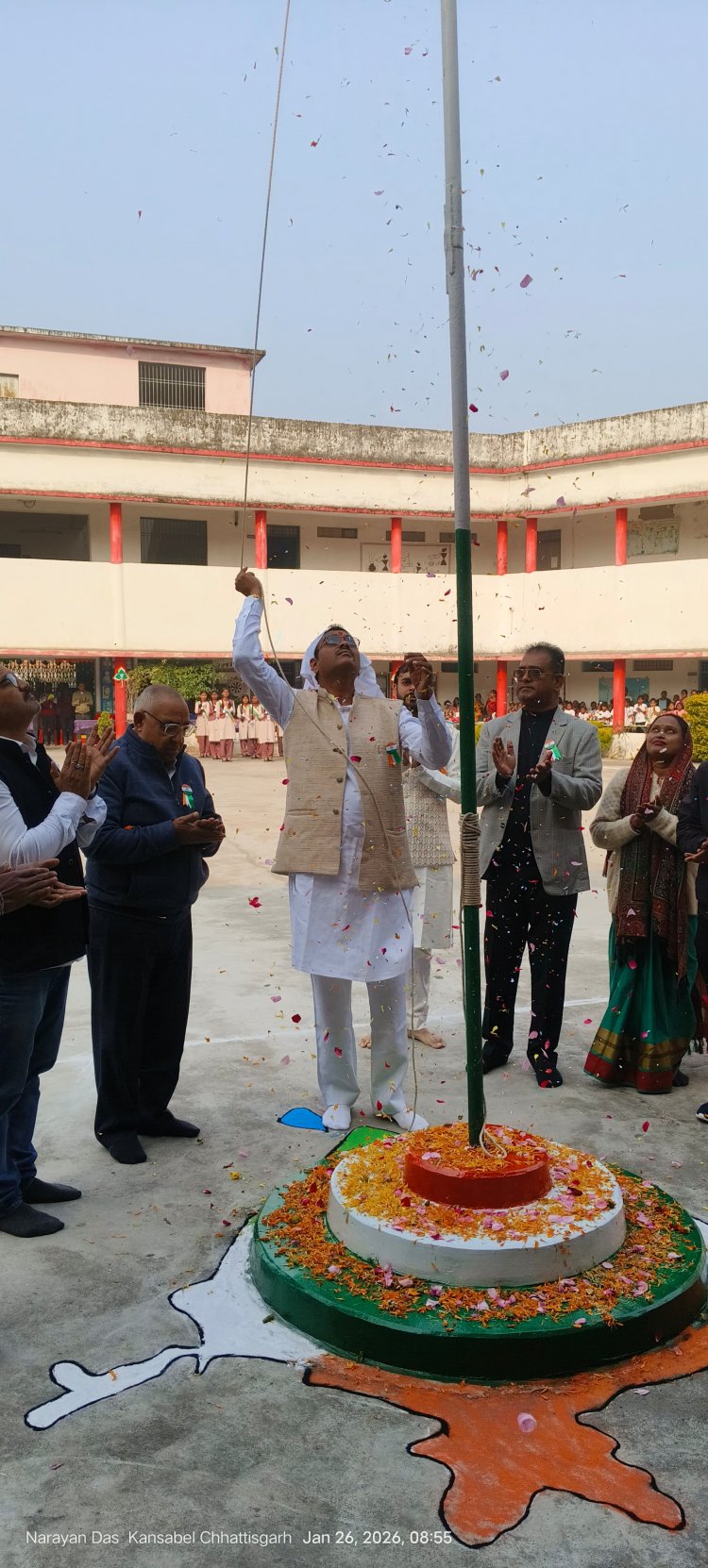 डी.ए.वी. स्कूल में गणतंत्र दिवस की धूम: सुनील गुप्ता ने फहराया तिरंगा, जनप्रतिनिधियों और गणमान्य नागरिकों की रही गरिमामयी उपस्थिति