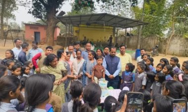 सादगी और सेवा की मिसाल: जिला पंचायत अध्यक्ष सालिक साय ने शासकीय स्कूल में मनाया बेटे का जन्मदिन