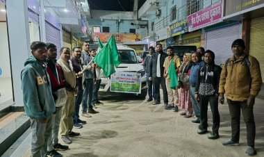 कांसाबेल से जांजगीर रवाना हुए प्रगतिशील किसान: जनप्रतिनिधियों ने हरी झंडी दिखाकर मेले के लिए किया विदा