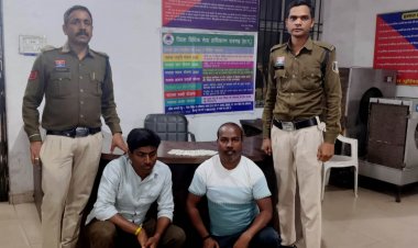 चांदमारी में जुआ फड़ पर पुलिस का छापा: दो आरोपी गिरफ्तार, नकदी और ताश जब्त