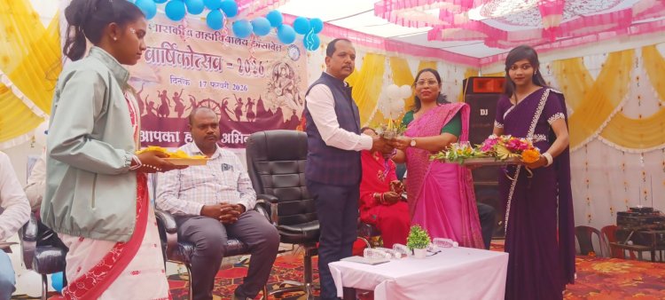 काँसाबेल: नवीन शासकीय महाविद्यालय के वार्षिकोत्सव में बिखरे संस्कृति के रंग, छात्राओं ने दी मनमोहक प्रस्तुतियाँ