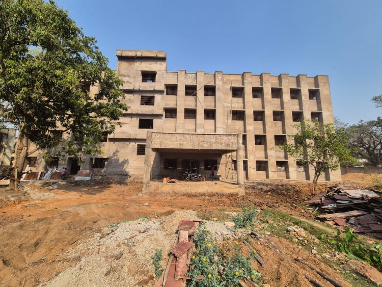 जशपुर में स्वास्थ्य सेवाओं का कायाकल्प: जिला अस्पताल में 50 बिस्तरों वाला 'क्रिटिकल केयर ब्लॉक' तैयार, कुनकुरी में भी निर्माण तेज