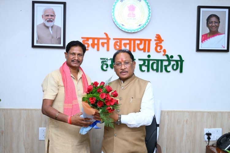 मुख्यमंत्री विष्णुदेव साय से मिले जिला पंचायत सदस्य गेंदबिहारी सिंह, जशपुर के विकास और रोजगार पर हुई महत्वपूर्ण चर्चा