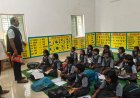 कांसाबेल: जिला पंचायत अध्यक्ष सालिक साय ने आश्रम की 100 छात्राओं को वितरित की पाठ्य सामग्री