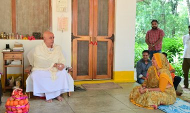 शक्ति की भक्ति में डूबीं विधायक गोमती साय: सोगड़ा आश्रम पहुंचकर माँ जगत जननी और बाबा ओघेश्वर के किए दर्शन, क्षेत्र की खुशहाली की कामना